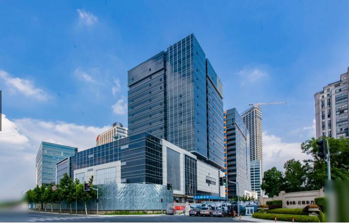 上海東航濱江中心：城市核心商務(wù)地標(biāo)，交通便捷無(wú)憂