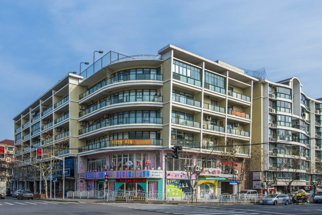 上海銘暉商務(wù)樓：地鐵2號(hào)線旁，交通便利的商務(wù)新地標(biāo)
