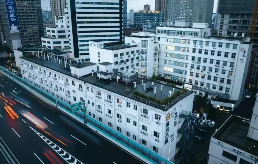 虹口核心！柏航德必易園元宇宙辦公空間招商，享 25% 租金補貼 + 技術(shù)扶持