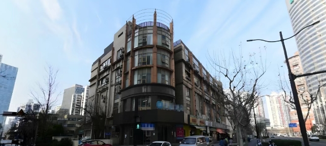 上海普陀內(nèi)環(huán)內(nèi)驚現(xiàn)“稀世孤品”！70年住宅產(chǎn)權(quán)獨(dú)棟整售，藏于市井待有緣人